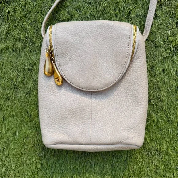 Hobo Fern Beige Leather Crossbody Bag EUC - Picture 2 of 5